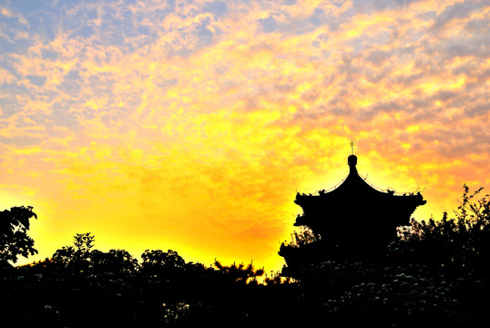 晚霞亭子