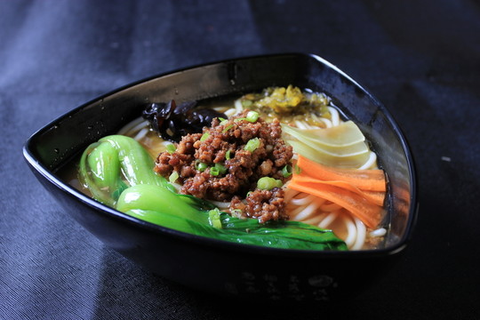 肉醬米線(xiàn)