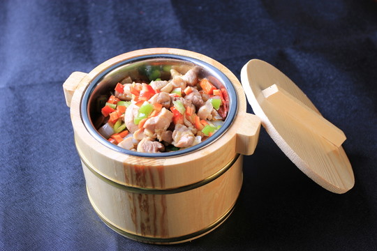 農(nóng)家小炒木桶飯