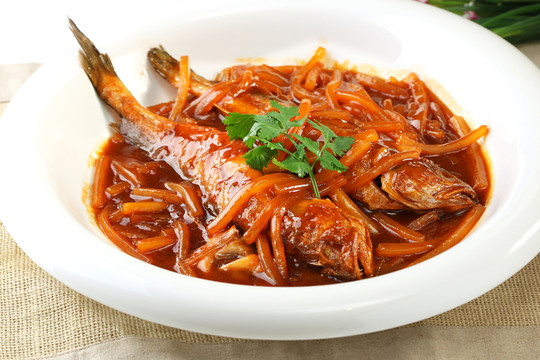 蘿卜絲黃魚
