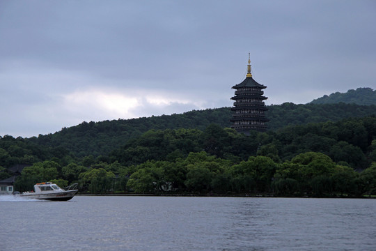 煙雨雷峰塔