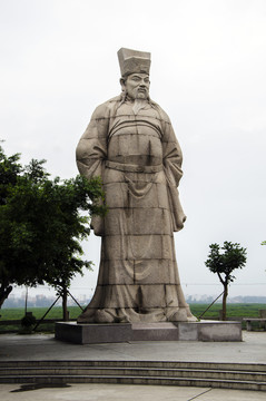 泉州洛陽(yáng)橋頭蔡襄雕像