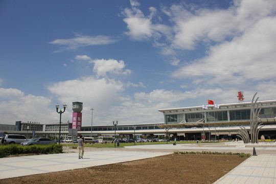 龍嘉機(jī)場(chǎng)停車(chē)場(chǎng)