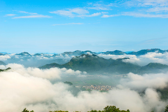 群山