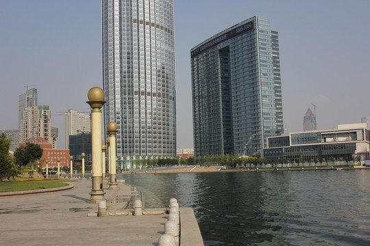 海河邊的建筑