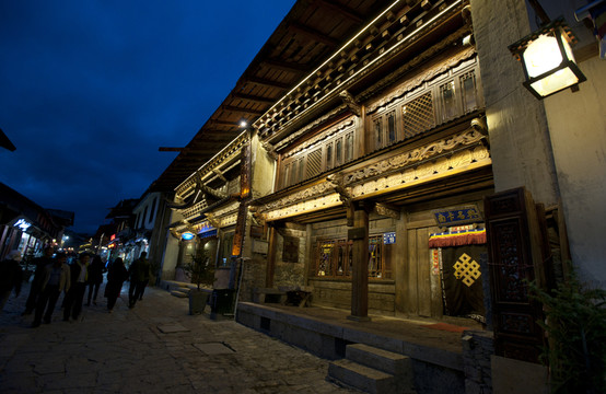 香格里拉 獨克宗古城夜景