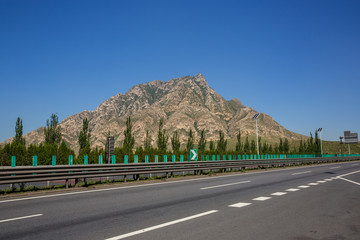 雞鳴山