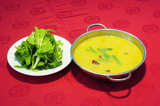 鹽水肉火鍋