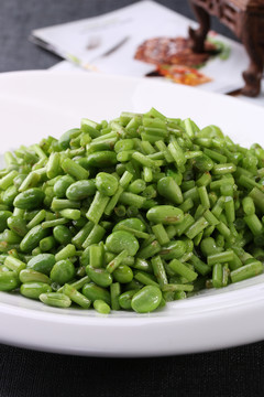 蘆蒿炒毛豆