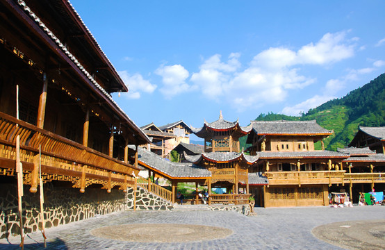 仿油畫 苗寨新貌