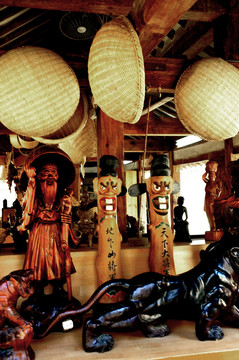 韓國(guó)水原民俗村木雕工藝品