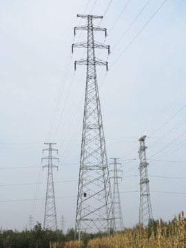 高壓線電塔