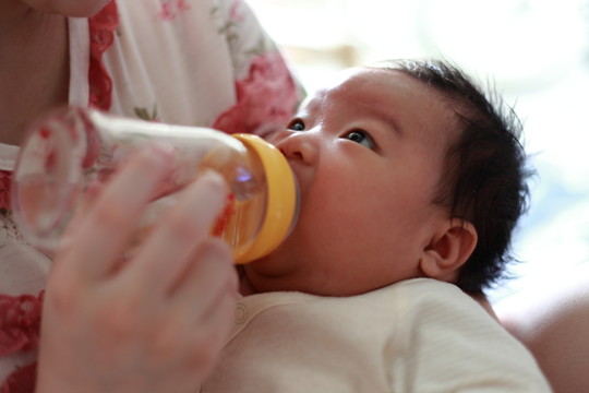 嬰兒