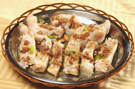 蒸魚腩