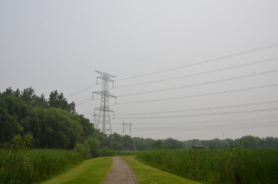 高壓電線塔