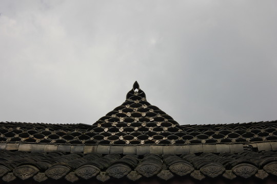 洛帶古鎮(zhèn)老房子上的瓦當(dāng)