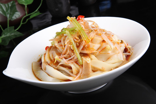 家鄉(xiāng)麻醬涼皮