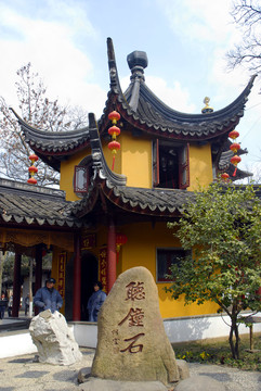 寒山寺聽(tīng)鐘石