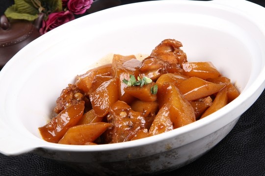 養(yǎng)生筒子骨蘿卜