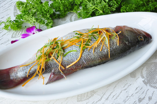 清蒸鱸魚