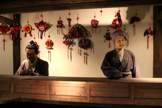 烏鎮(zhèn) 店鋪人物雕像