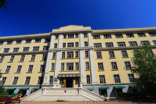哈爾濱工業(yè)大學(xué)