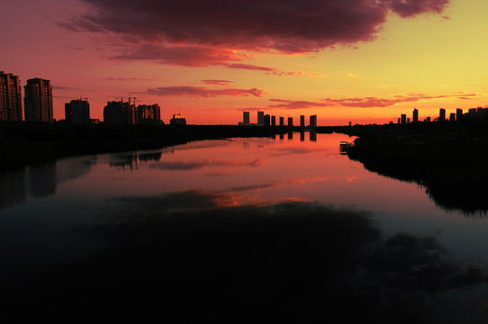 沈北蒲河黃昏夜景