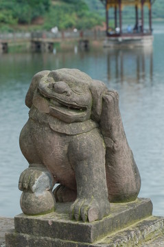 石獅撓癢