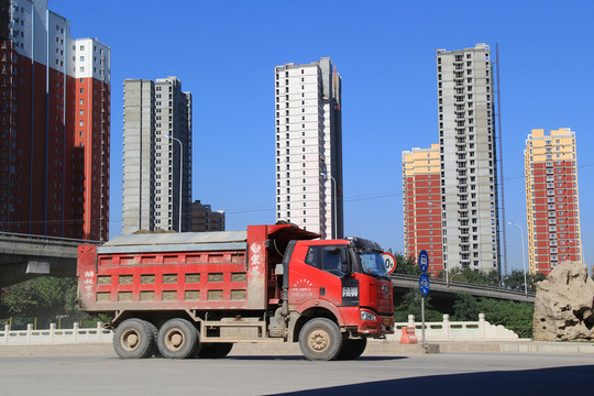 渣土車