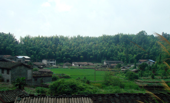 歷史名村 翠竹洋（火山口）