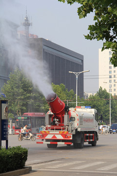 多功能霧炮灑水車 防暑降溫