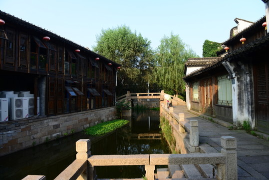 月河街