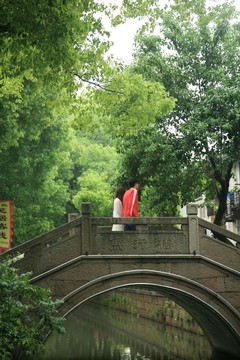 情侶 春天 水鄉(xiāng)