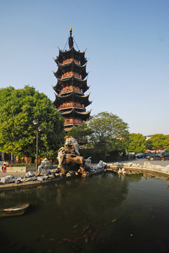 塔院廣場龍華塔