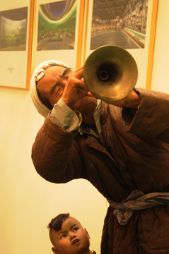蠟像吹嗩吶