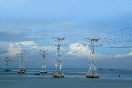 跨海電塔