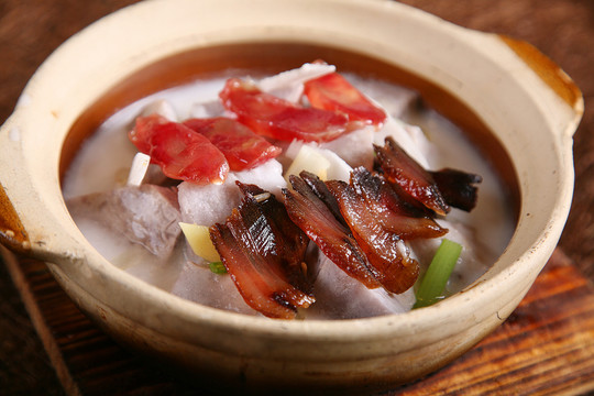 臘味芋頭煲