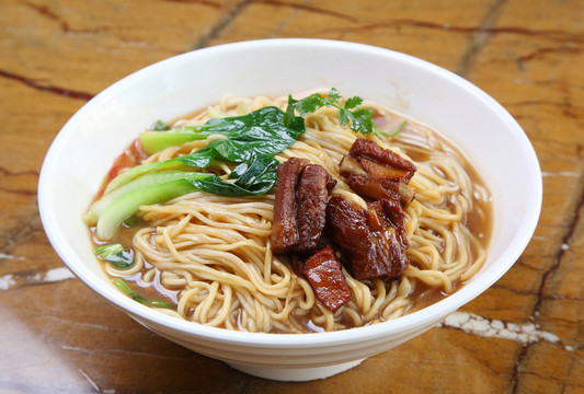 醬香排骨面
