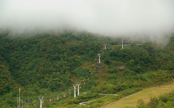西嶺雪山滑草場(chǎng)索道