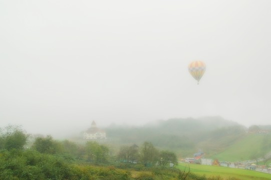 西嶺雪山夏季滑草場 熱氣球