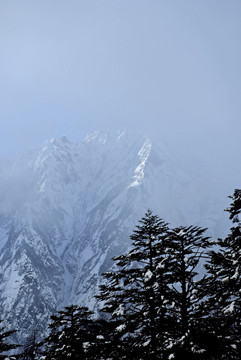 貢嘎山雪峰