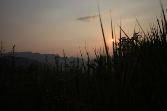 山間云霞