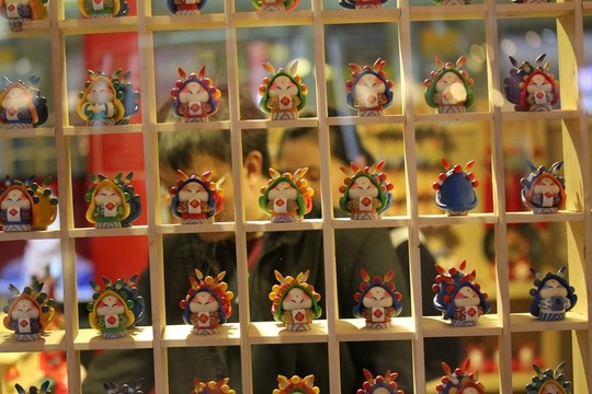泥人展架