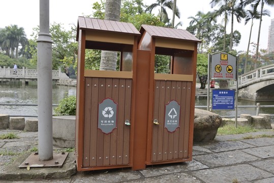 垃圾箱