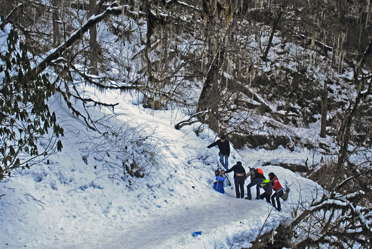 爬海螺溝雪山