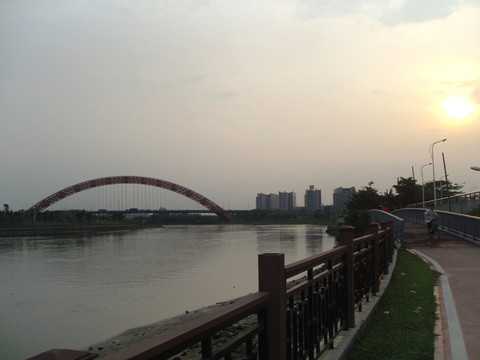 晚霞拱橋