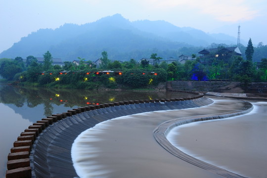 柳江古鎮(zhèn) 煙雨柳江