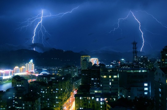 城市閃電