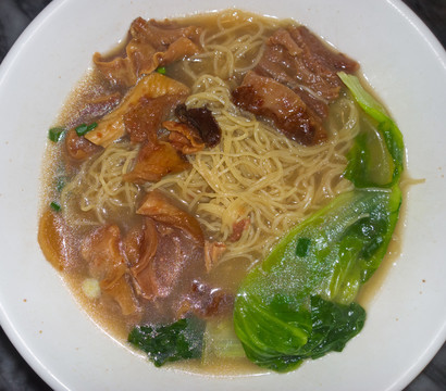 牛腩生菜湯面