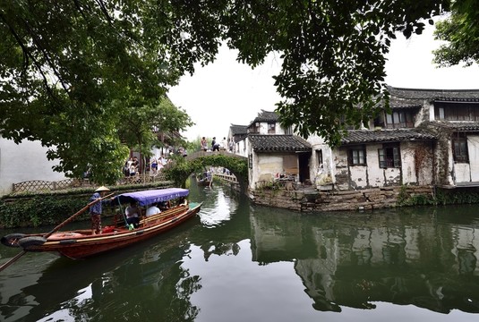 周莊 水鄉(xiāng) 小船 船夫 搖魯